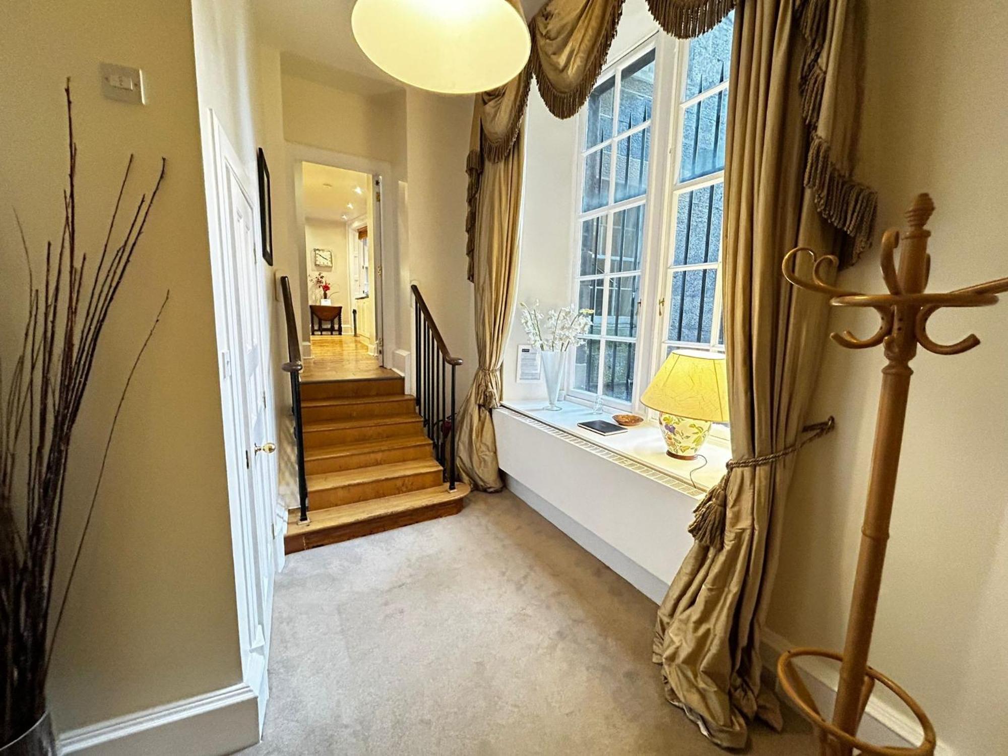 Parliament Sq Apartment Edinburgh Ngoại thất bức ảnh